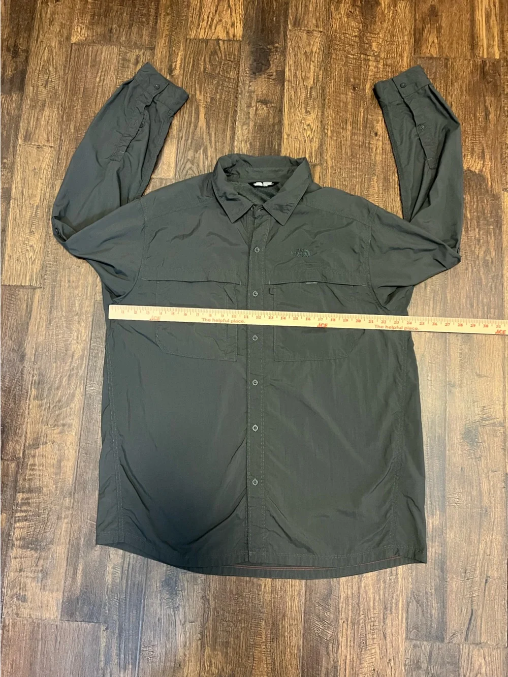 The North Face Men's  Lightweight Button-Front Fishing Shirt Color Dark Gray